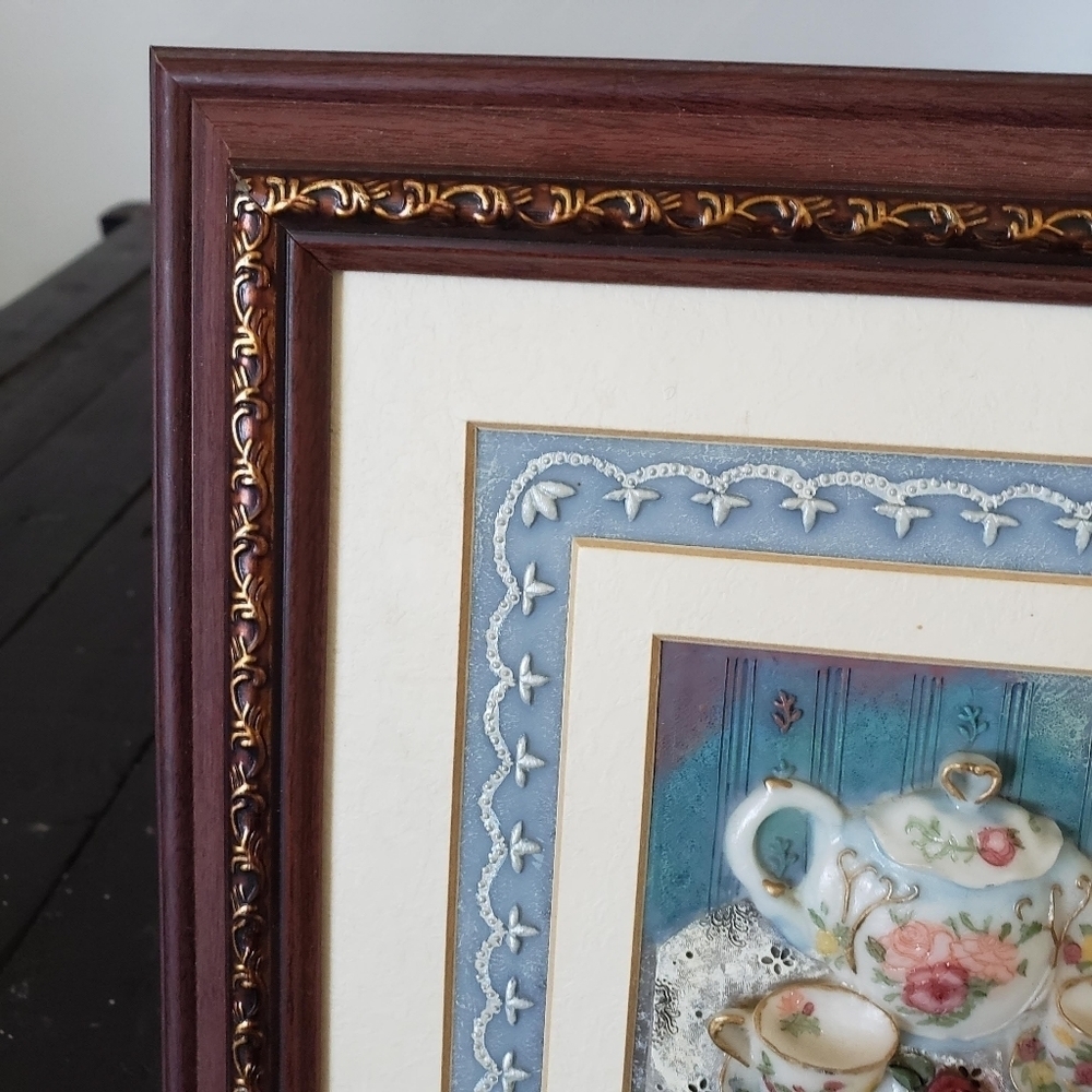 Vintage Tea Pot Victorian Frame Cherry Red Brown Blue Rose 3D Ceramic Resin - Picture 3 of 7